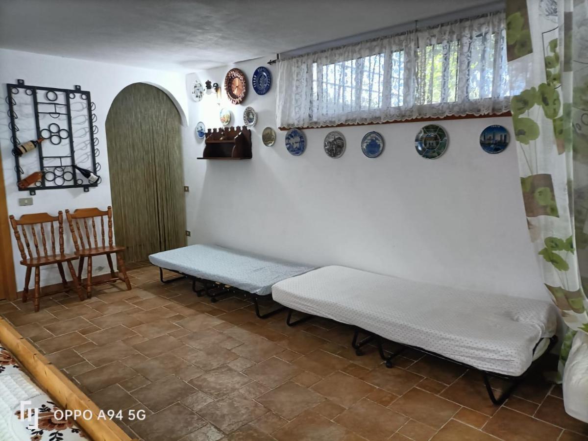 La Taverna Di Angela Amendolara Exteriör bild