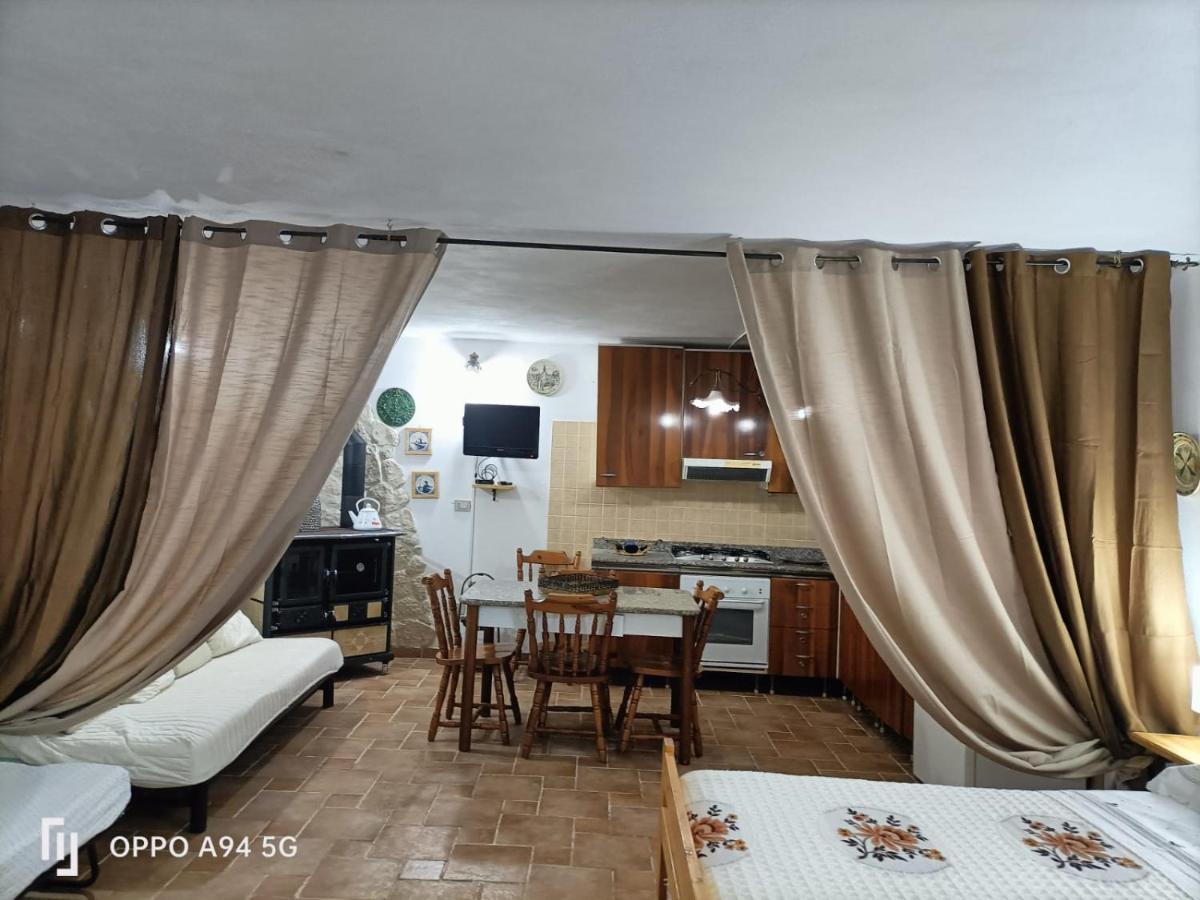 La Taverna Di Angela Amendolara Exteriör bild